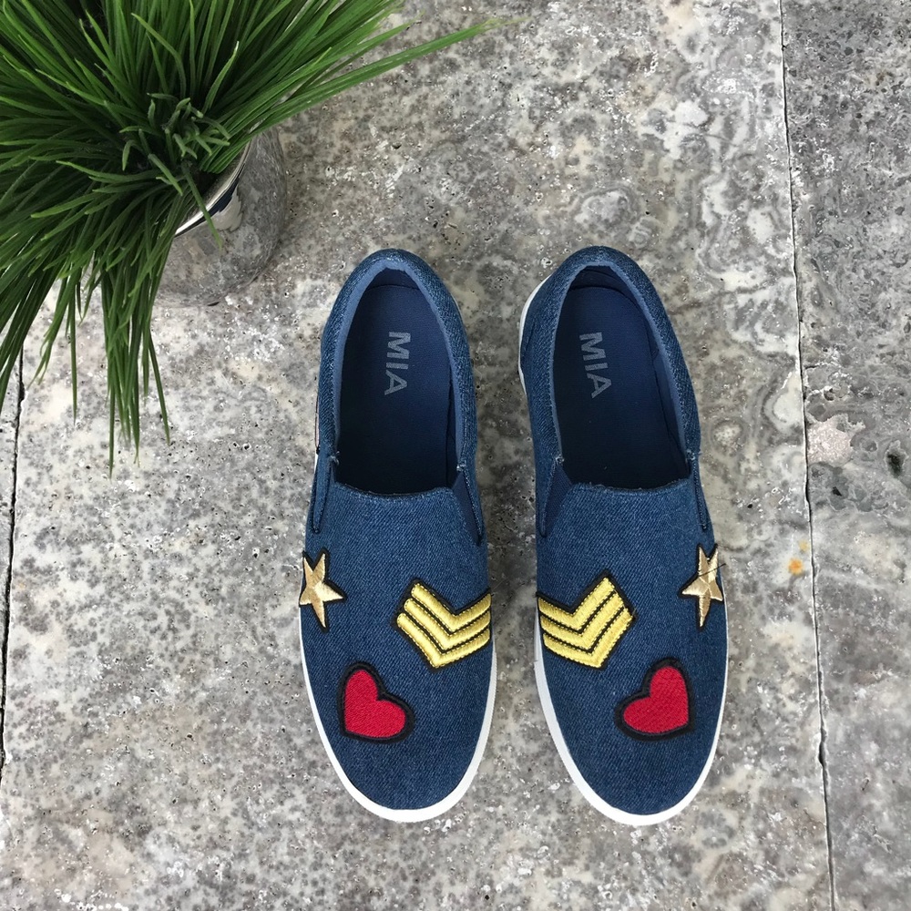 MIA slip-on
